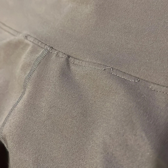 Fabletics Gray Mauve Purple Skinny Leggings Size Medium Cropped Yoga Criss Cross - Picture 6 of 7